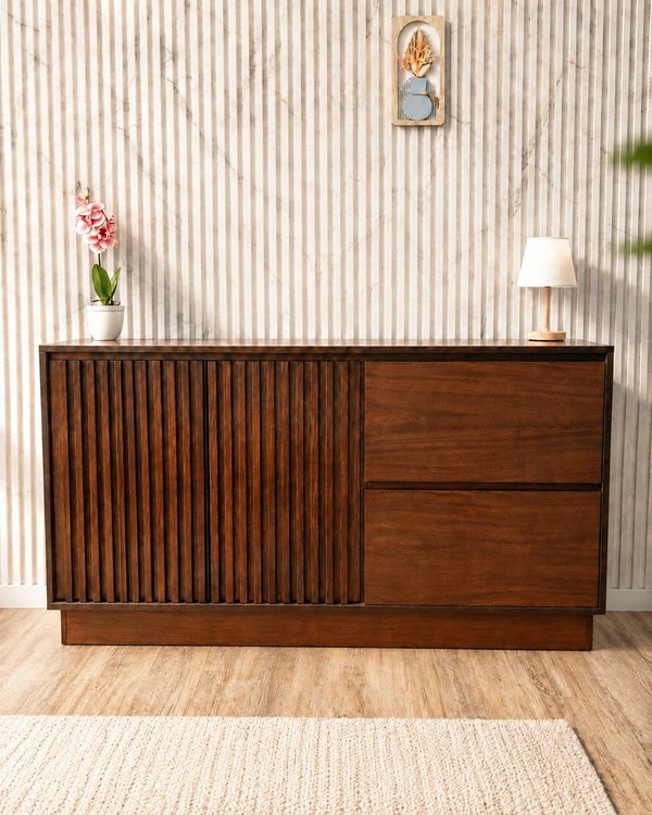 Credenza Bruno con puertas de tablillas